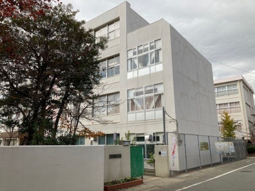 伊丹市立桜台小学校 徒歩9分。 710m