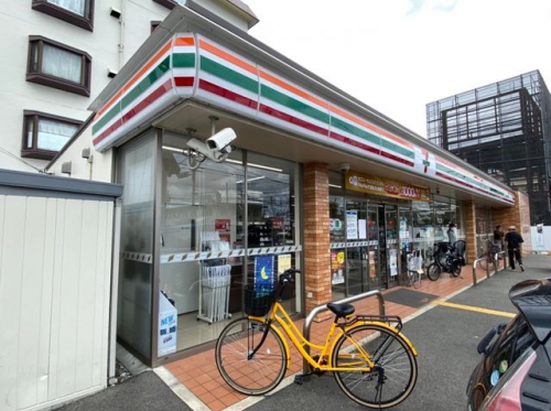 セブンイレブン伊丹南町2丁目店 徒歩4分。 250m