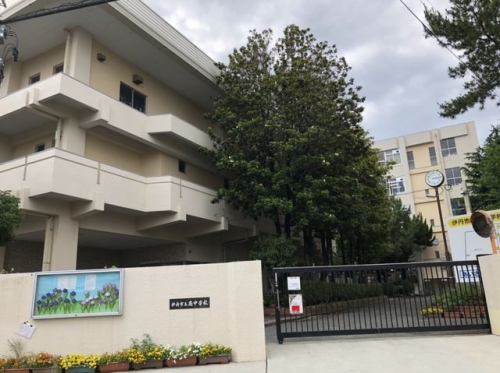 伊丹市立南中学校 徒歩4分。 270m