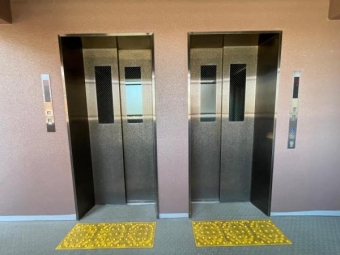 エレベーターは２基あるので、朝の忙しい時間もスムーズ！