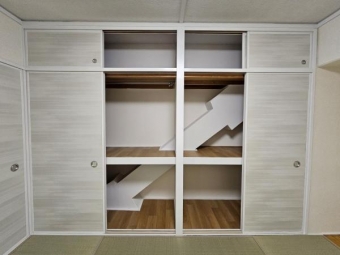 和室６帖：押入収納は奥行きがあり、季節物の家電や寝具もスッキリと収納できます！