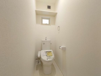 トイレが2ヶ所にあるので複数人でも快適に暮らせます