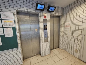 エレベーターは２基ありますので朝の忙しい時間帯もスムーズです。