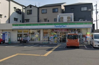 ファミリーマート 東大阪中石切店