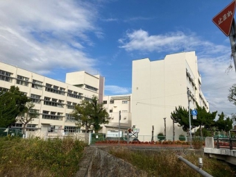 伊丹市立天王寺川中学校 徒歩16分。 1330m