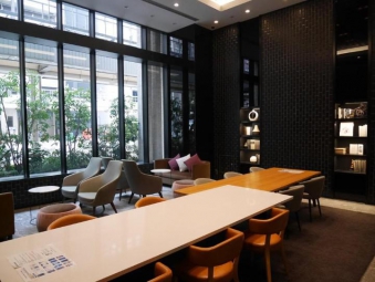 ラウンジ